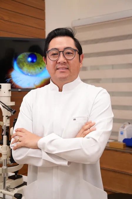 Dr. Weber Koiti Yagui - Médico Oftalmologista CRM/PR 21.979 / RQE 20.088
